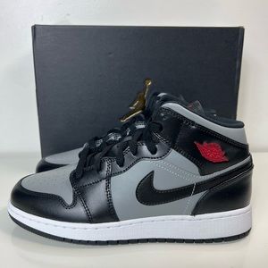 Air Jordan 1 Mid (GS) Particle Grey Size 5.5Y/ Women’s Size 7